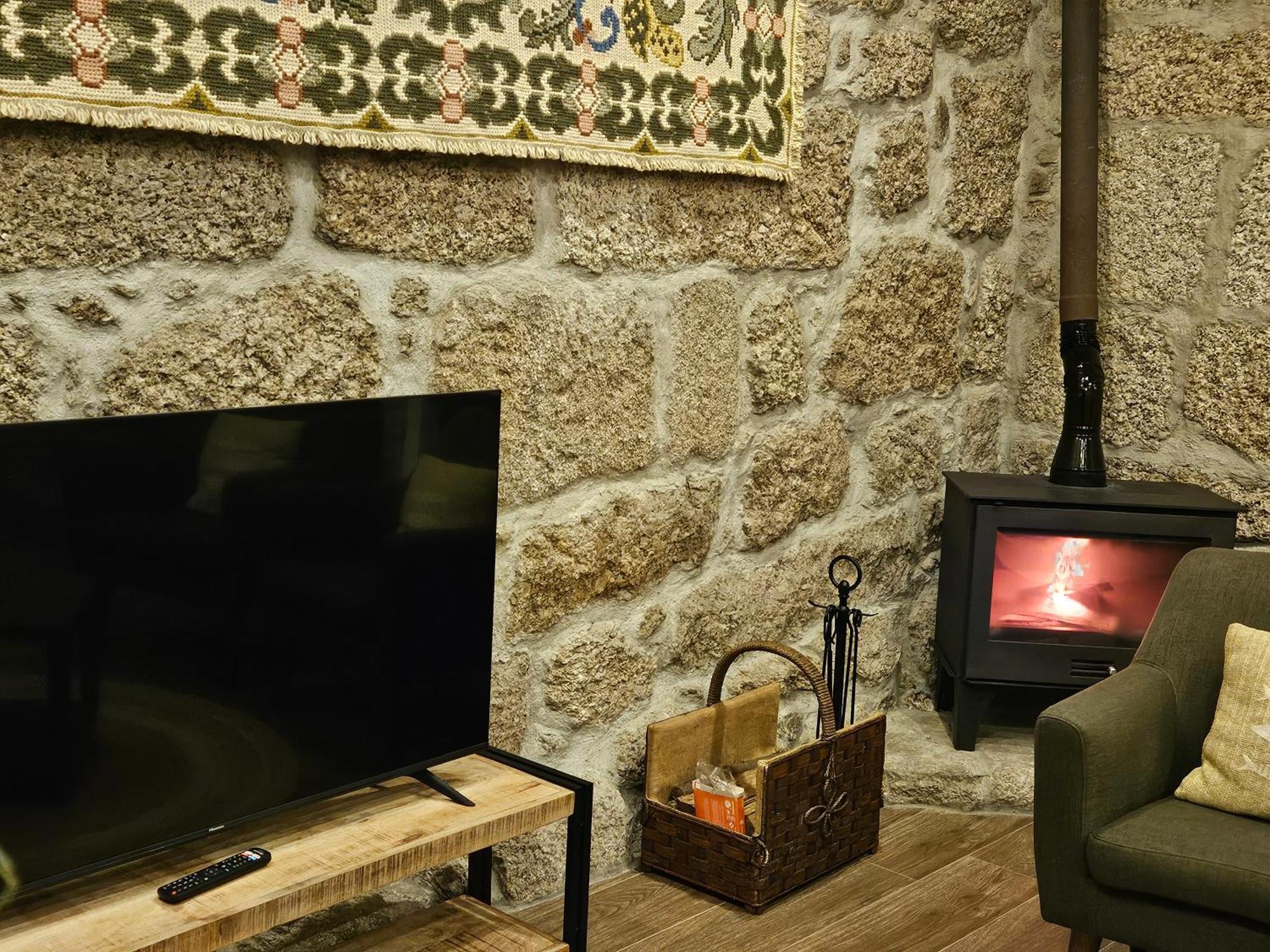 Quinta Da Casa Dos Santos - Inside Geres Guest House ภายนอก รูปภาพ