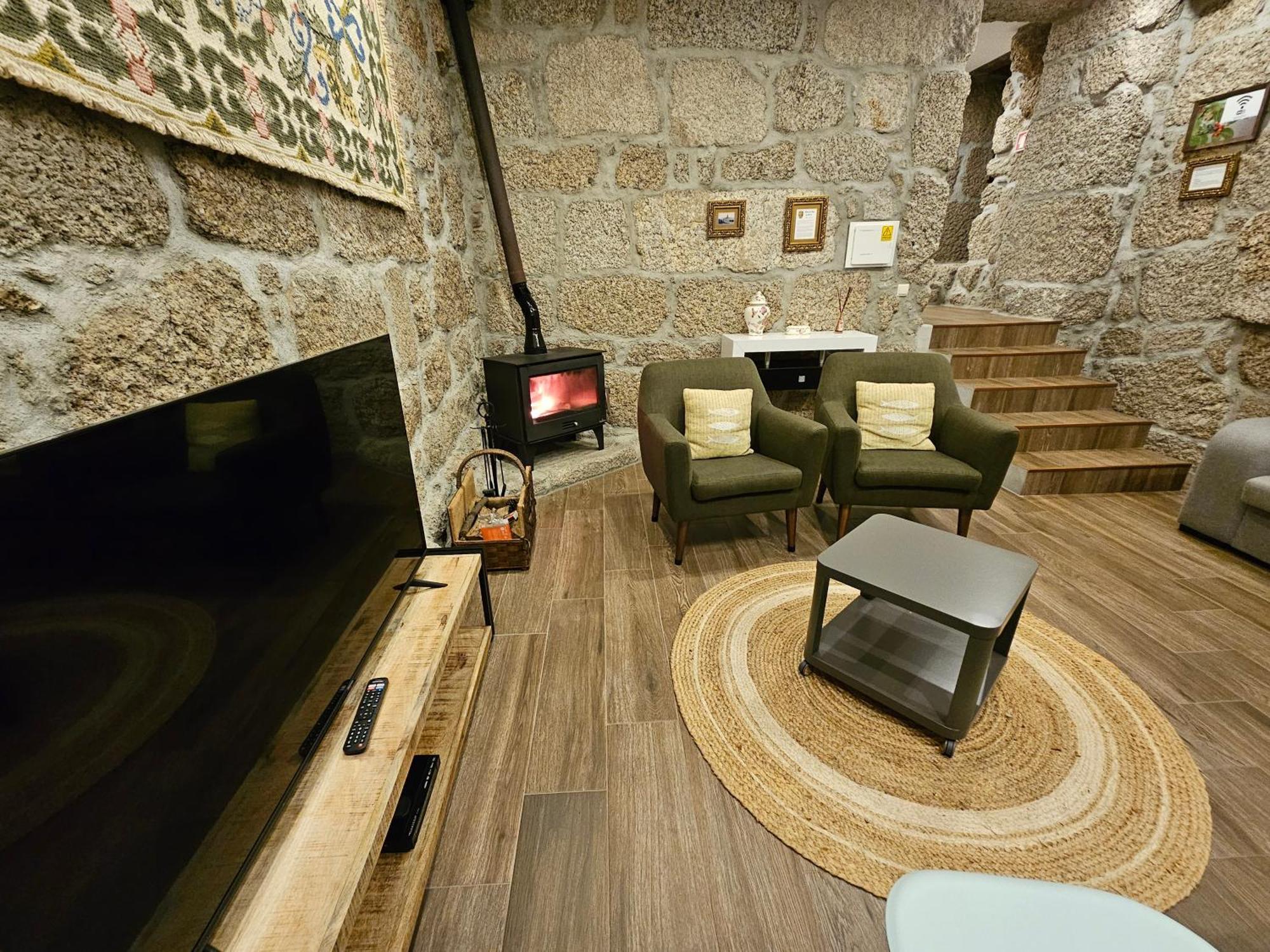 Quinta Da Casa Dos Santos - Inside Geres Guest House ภายนอก รูปภาพ